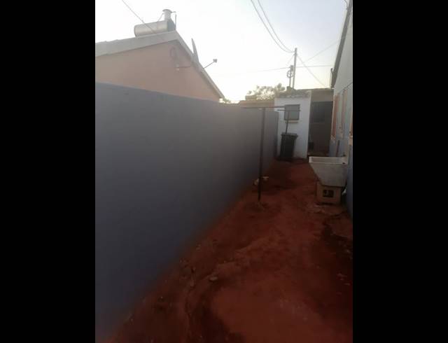 2 BEDROOM HOUSE FOR SALE IN LEHAE